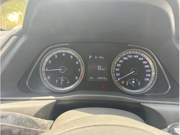 Car image 18