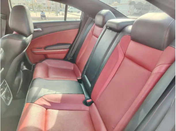 Car image 18