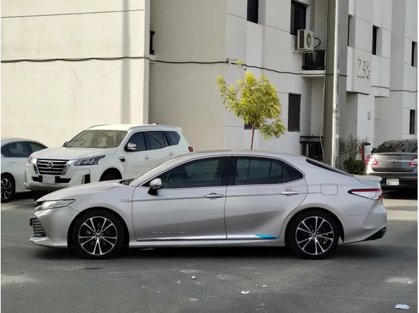 Car image 8