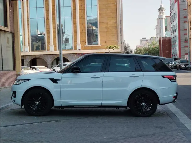 Car image 8