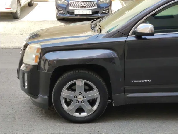 Car image 9