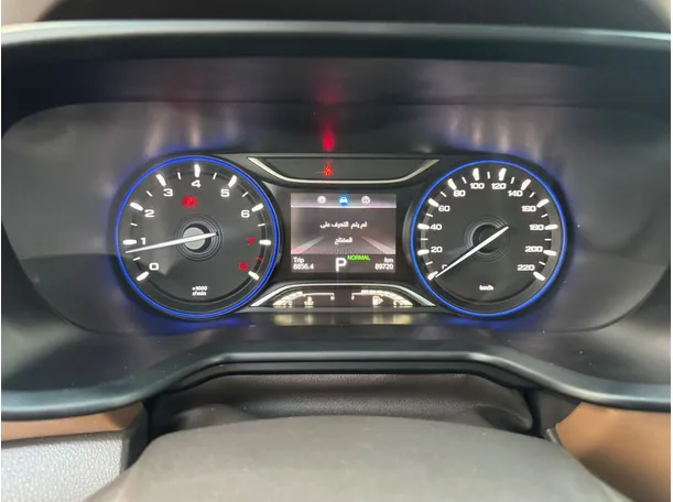 Car image 19