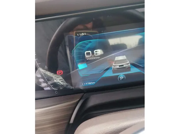 Car image 24