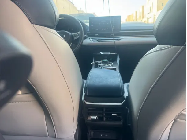 Car image 20