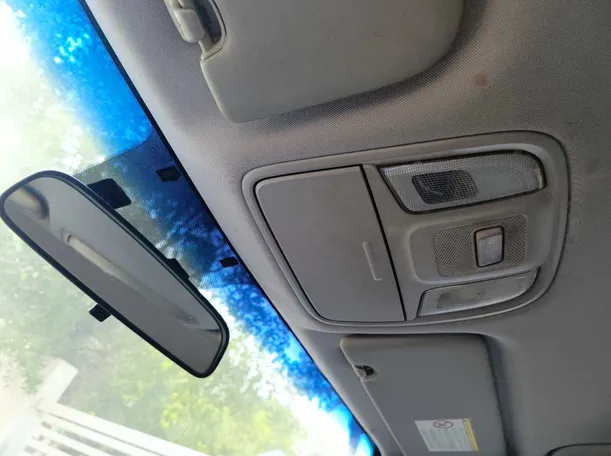 Car image 27