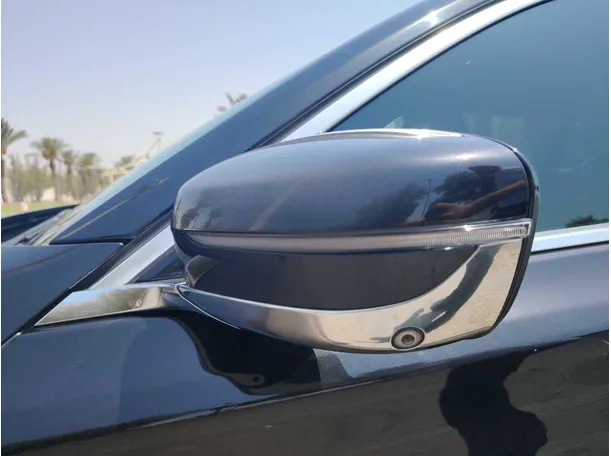 Car image 34