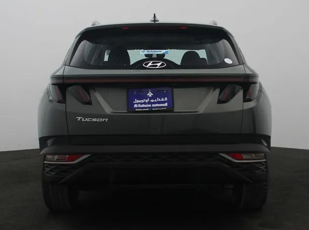 Car image 12