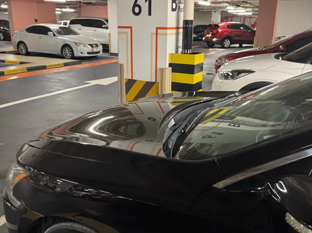 Car image 13