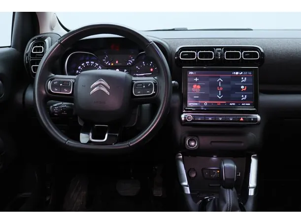 Car image 15