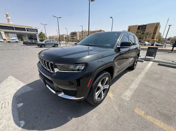 2023 Jeep Grand Cherokee in Riyadh
