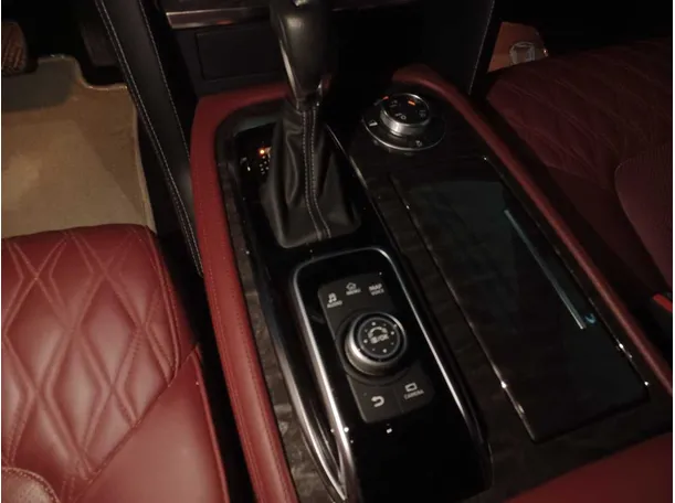 Car image 17