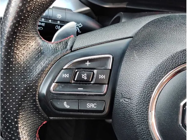 Car image 32