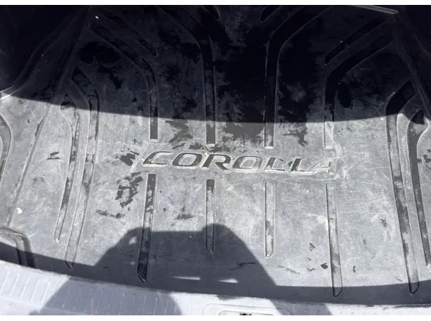 Car image 25