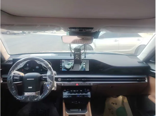 Car image 15