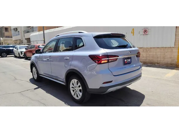 Car image 7