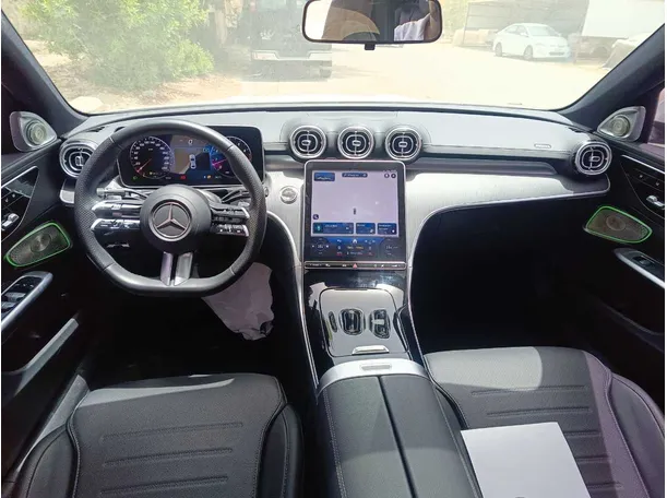 Car image 25