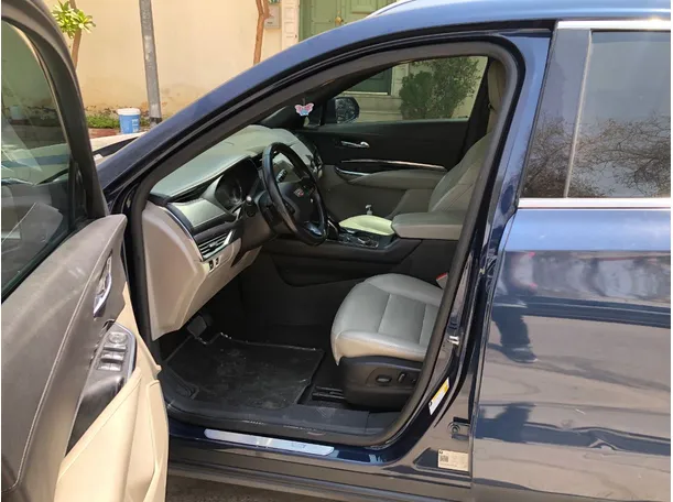 Car image 11