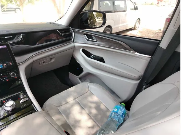 Car image 40