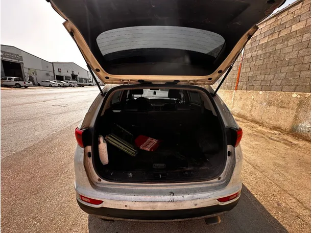 Car image 20