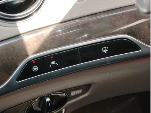Car image 34