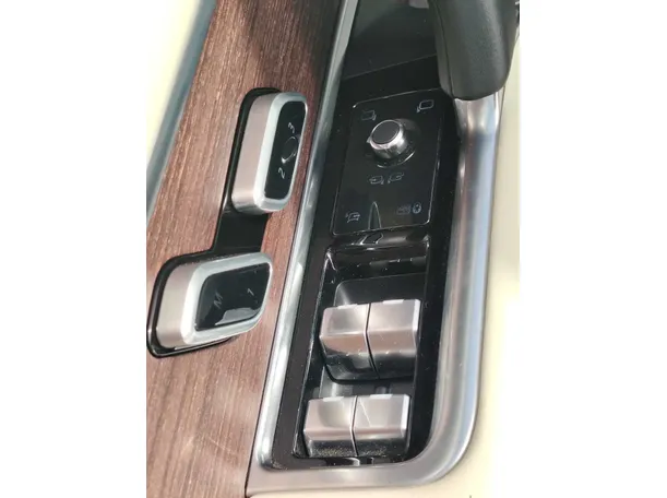 Car image 36