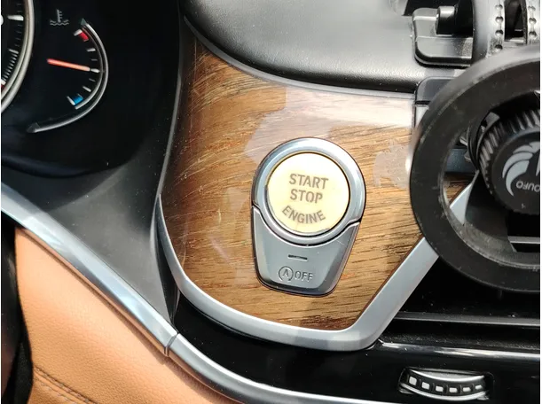 Car image 35