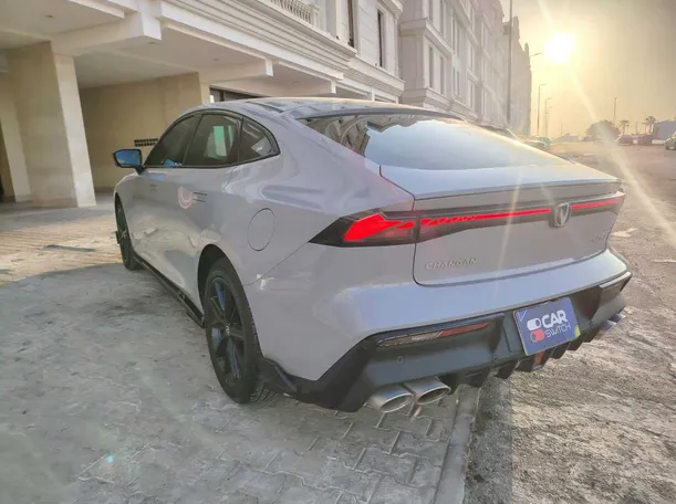 Car image 7