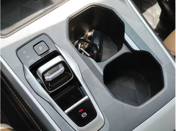Car image 22