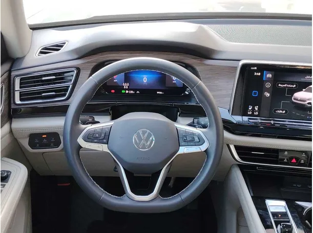 Car image 25