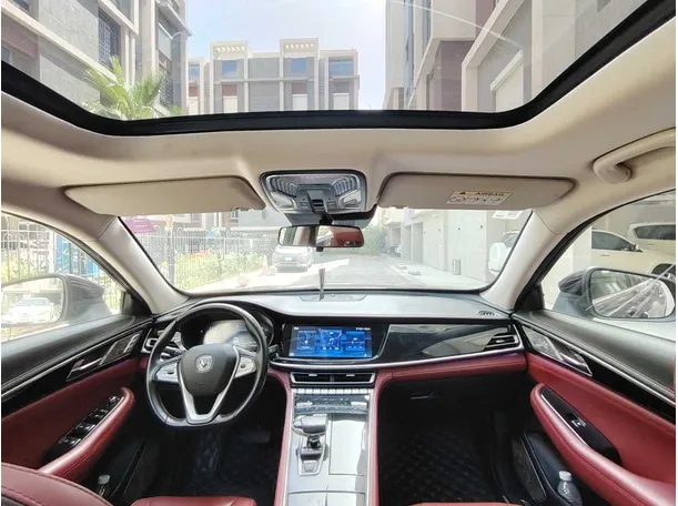 Car image 17