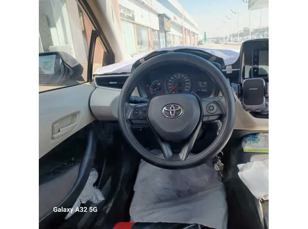 Car image 19