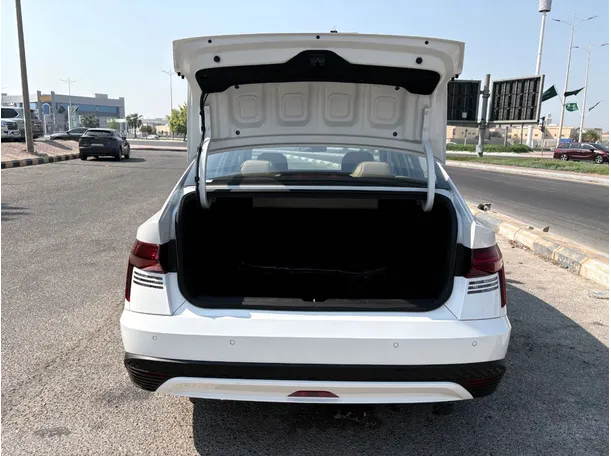 Car image 24