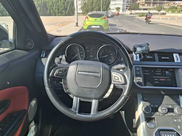 Car image 17