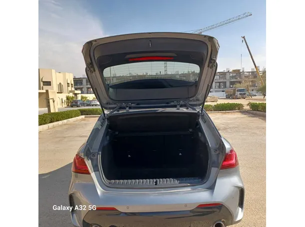Car image 23