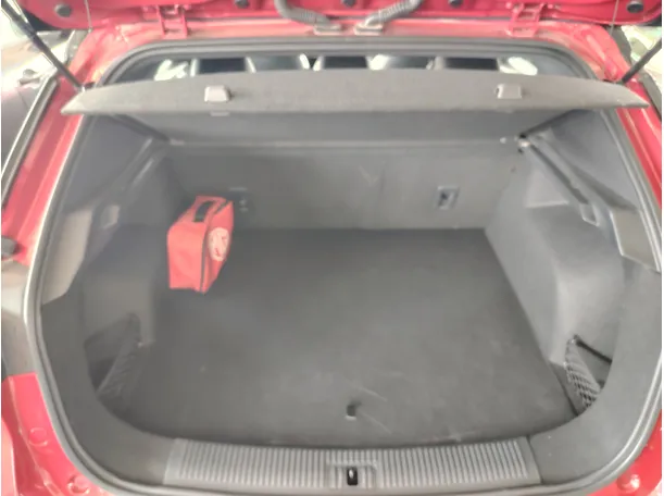 Car image 32