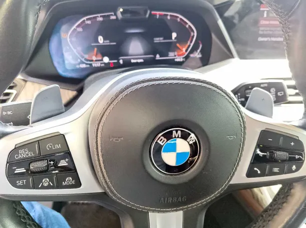 Car image 27