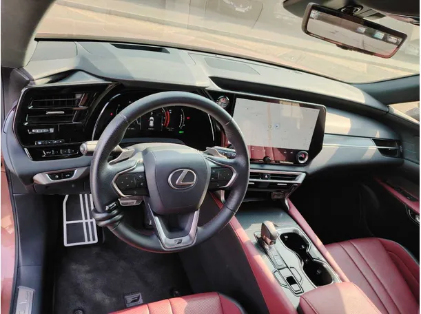 Car image 13