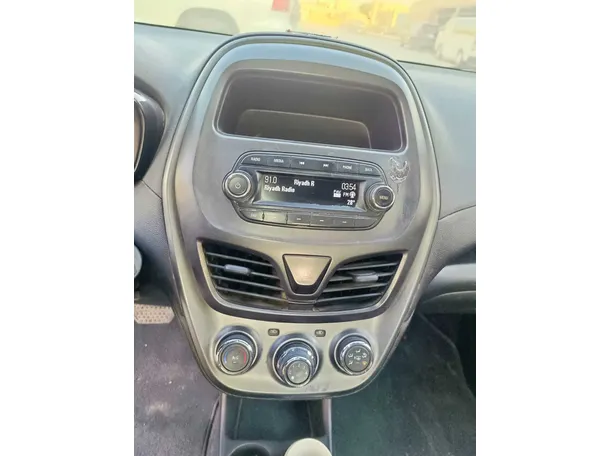 Car image 19