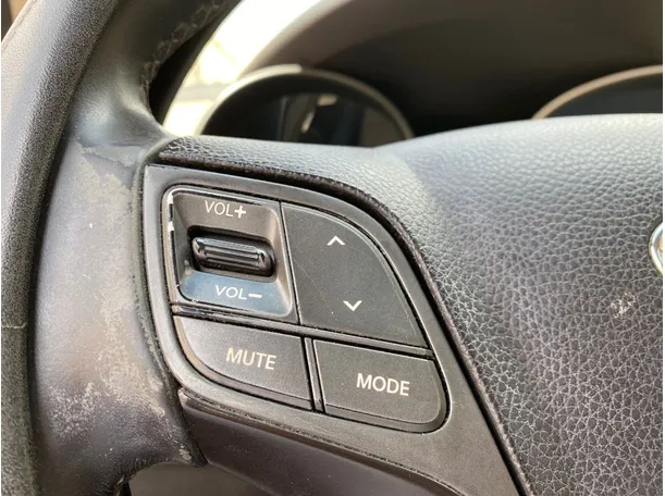 Car image 26