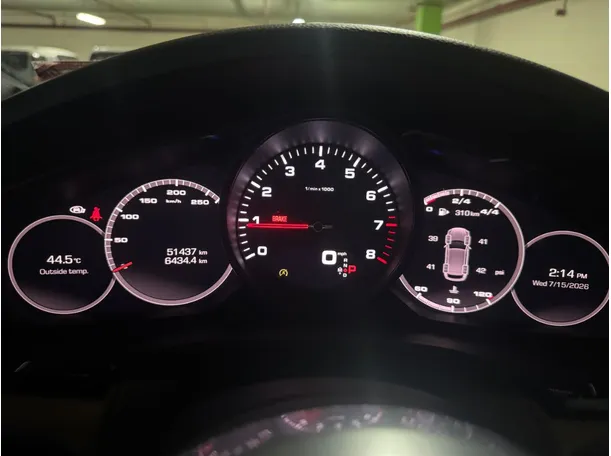 Car image 17
