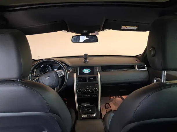 Car image 14