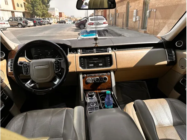 Car image 17