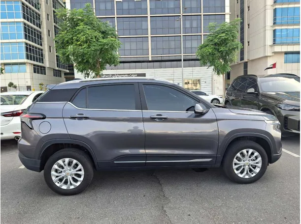 Car image 8