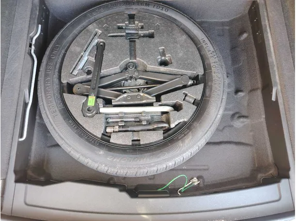 Car image 33