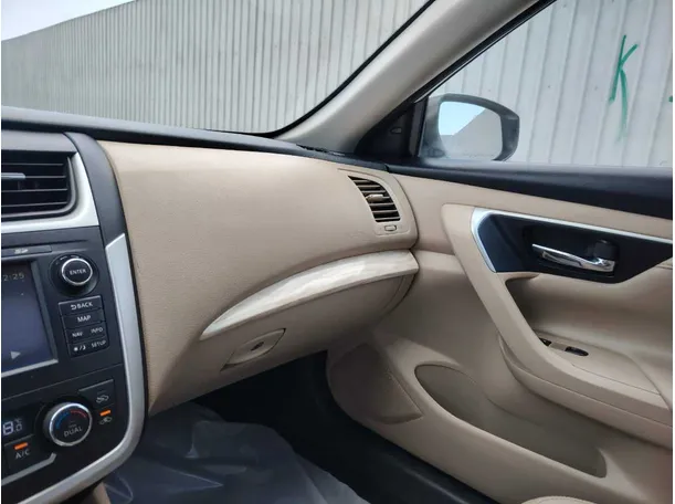 Car image 35