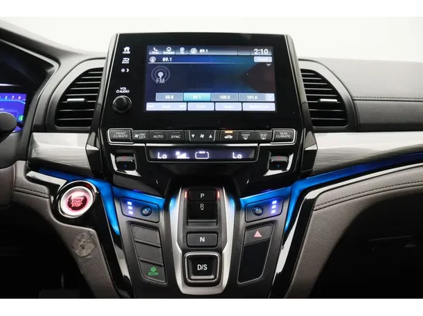 Car image 5