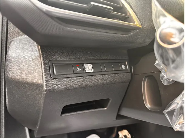 Car image 28