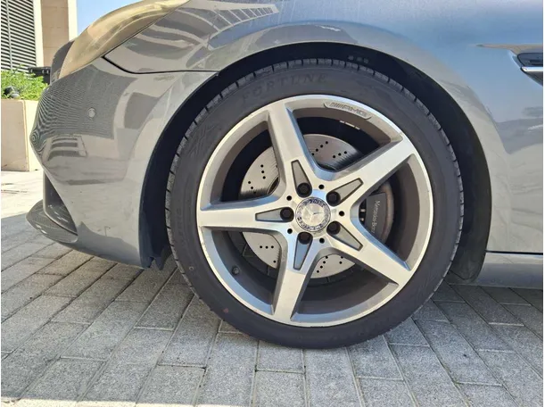 Car image 13