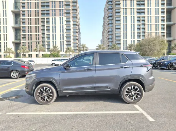 Car image 8