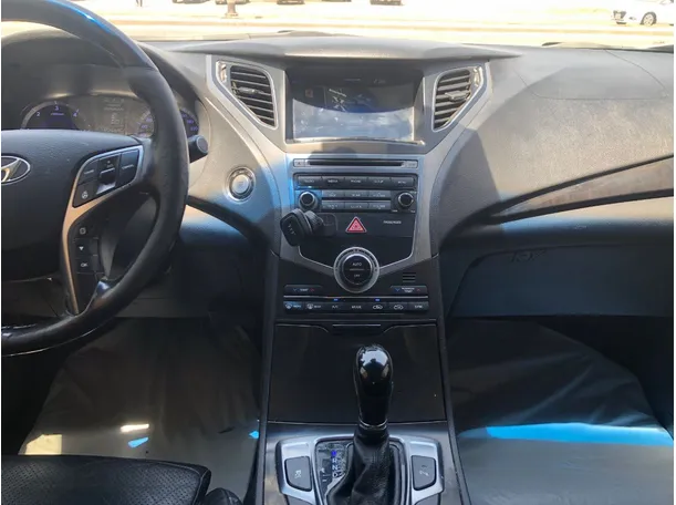 Car image 15